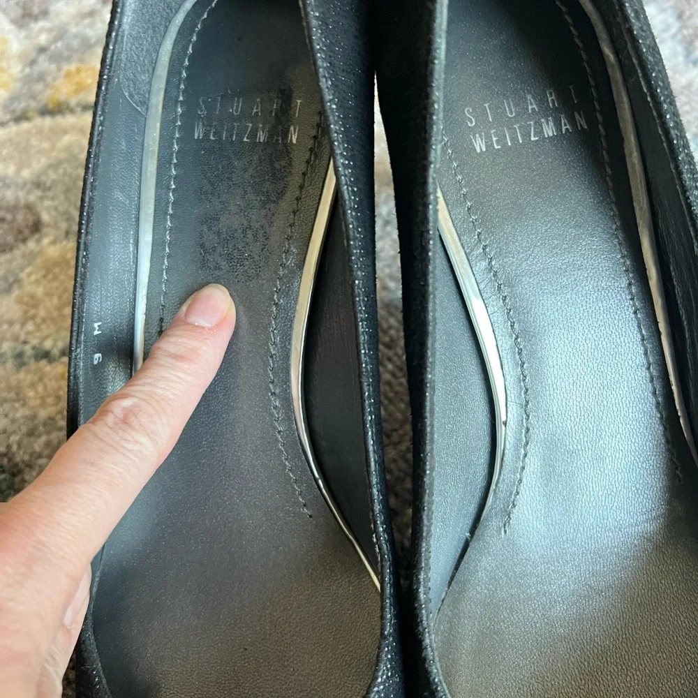 Stuart Weitzman black embossed pumps size 9 Excellent condition- Like New